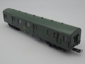 Wagon fourgon SNCF 51 87 95-80 517-6 - Jouef