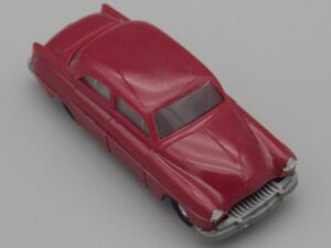 Voiture Opel Kapitan rouge bordeaux - Eko