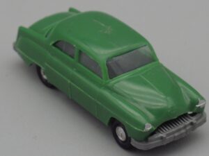 Voiture Opel Kapitan verte - Eko