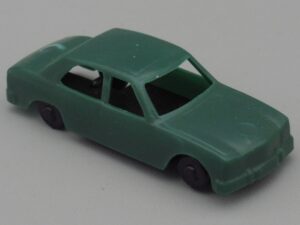 Voiture Peugeot 504 verte - Jouef H0