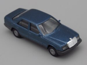 Voiture Mercedes-Benz 300E bleu - Herpa