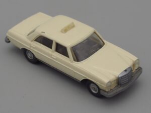 Voiture Mercedes 200 - Wiking