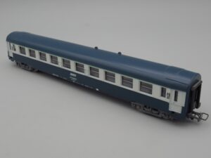 Wagon Voiture 51 87 59-80 529-5 SNCF 2e classe - Jouef