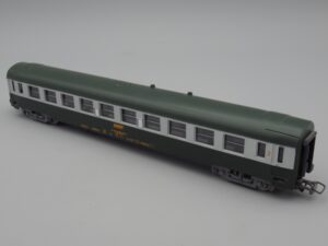 Wagon Voiture 2e classe 51 87 20-80 629-9 - Jouef 5272