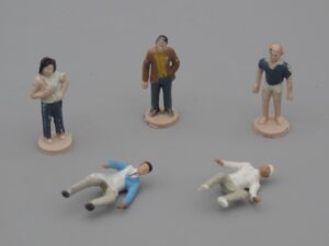 5 personnages debout ou assis - Echelle H0