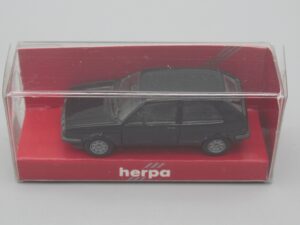 Voiture Volkswagen Golf noire - Herpa