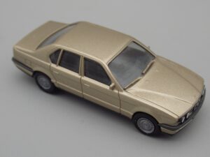 Voiture BMW 735i dorée - Herpa