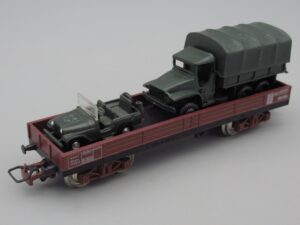 Wagon plat SNCF avec camion et Jeep militaire - Jouef 6601