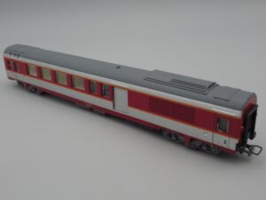 Wagon fourgon grand confort 61 87 81_99009_7 + éclairage - Jouef
