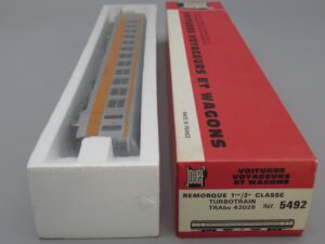 Wagon voiture RTG Turbotrain Caen TRABu 42024 mixte - Jouef 5492
