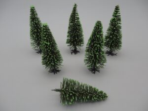 6 sapins coniques avec pied 8 à 9 cm