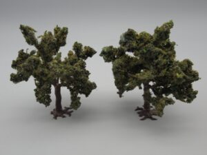 2 arbres sur pied 7 cm - Busch