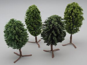 4 arbres en boule sur pied 9 à 10.5 cm