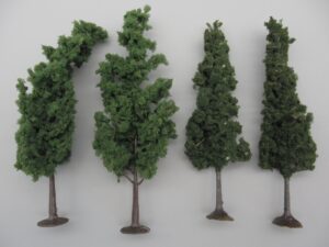 4 arbres sur pied 13.5 à 14.5 cm