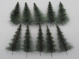 10 sapins coniques sans pied 9 à 9.5 cm
