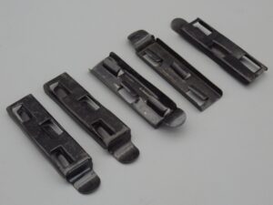 5 clips de maintien pour rail échelle O - Hornby