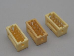3 caisses de 10 bouteilles jaunes - Echelle H0 1:87
