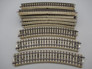 Système 3 rails Voie M - 14 rails courbes R=360 30° Märklin 5100