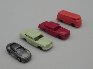 3 voitures et 1 combi - Echelle N