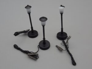 3 lampadaires électriques 5 cm noir 12 volts avec chapeau