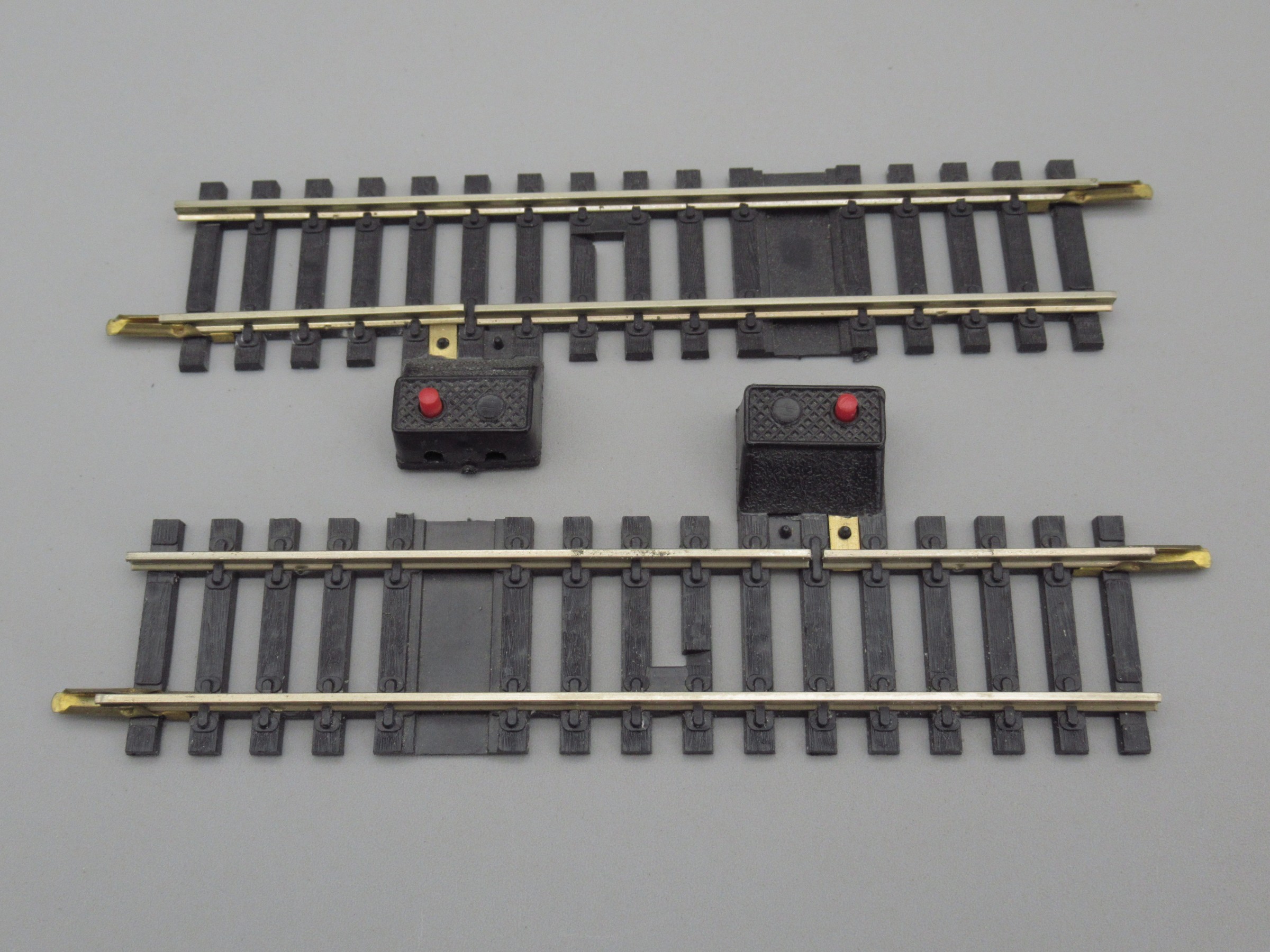 2 rails droits 12.35 cm inter., coupure mailchort - Jouef 475/2p