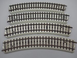 Système 3 rails Voie M - 4 rails courbes R=360 30° - Märklin