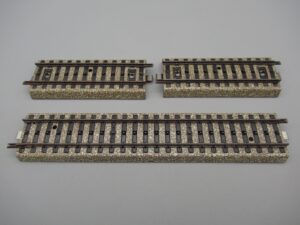 Système 3 rails Voie M - 3 rails droits 9 cm et 18 cm- Märklin