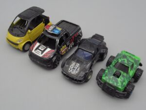 4 voitures à friction