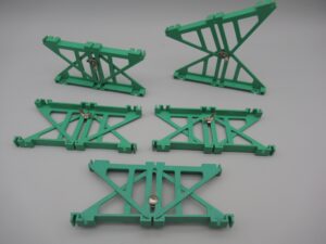 5 piliers pour surélever les circuits routiers - Scalextric