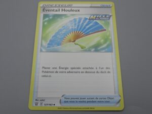 Pokemon Objet Eventail Houleux - 127/163 Losange - 2021