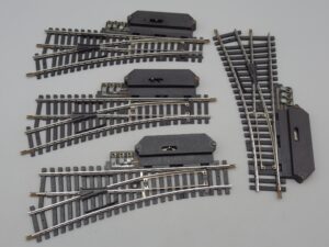 4 rails aiguillages à gauche électrique - Lima 3051