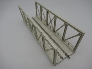Pont avec rails 24.5 cm gris clair - Passage supérieur - Jouef