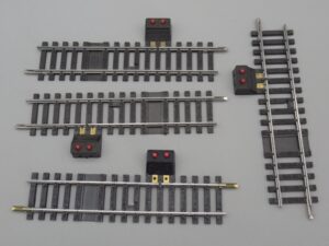 4 rails droits 12.35 cm 1 coupure avec prises - Jouef 4852