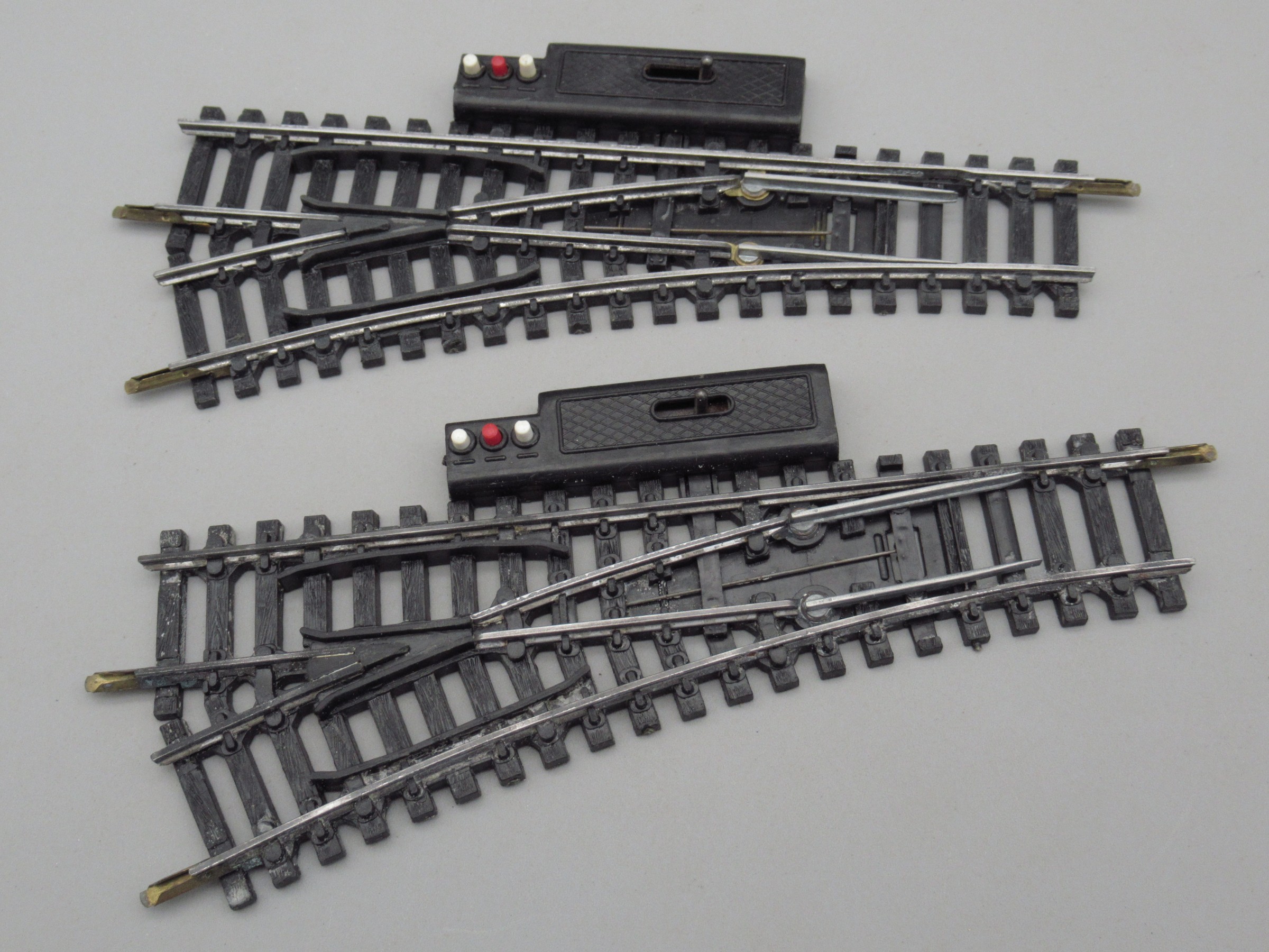 2 rails aiguillages électriques à gauche R=385 15.4 cm - Jouef