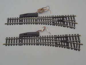 2 rails aiguillages électriques à droite 24.7 cm - Jouef 4186