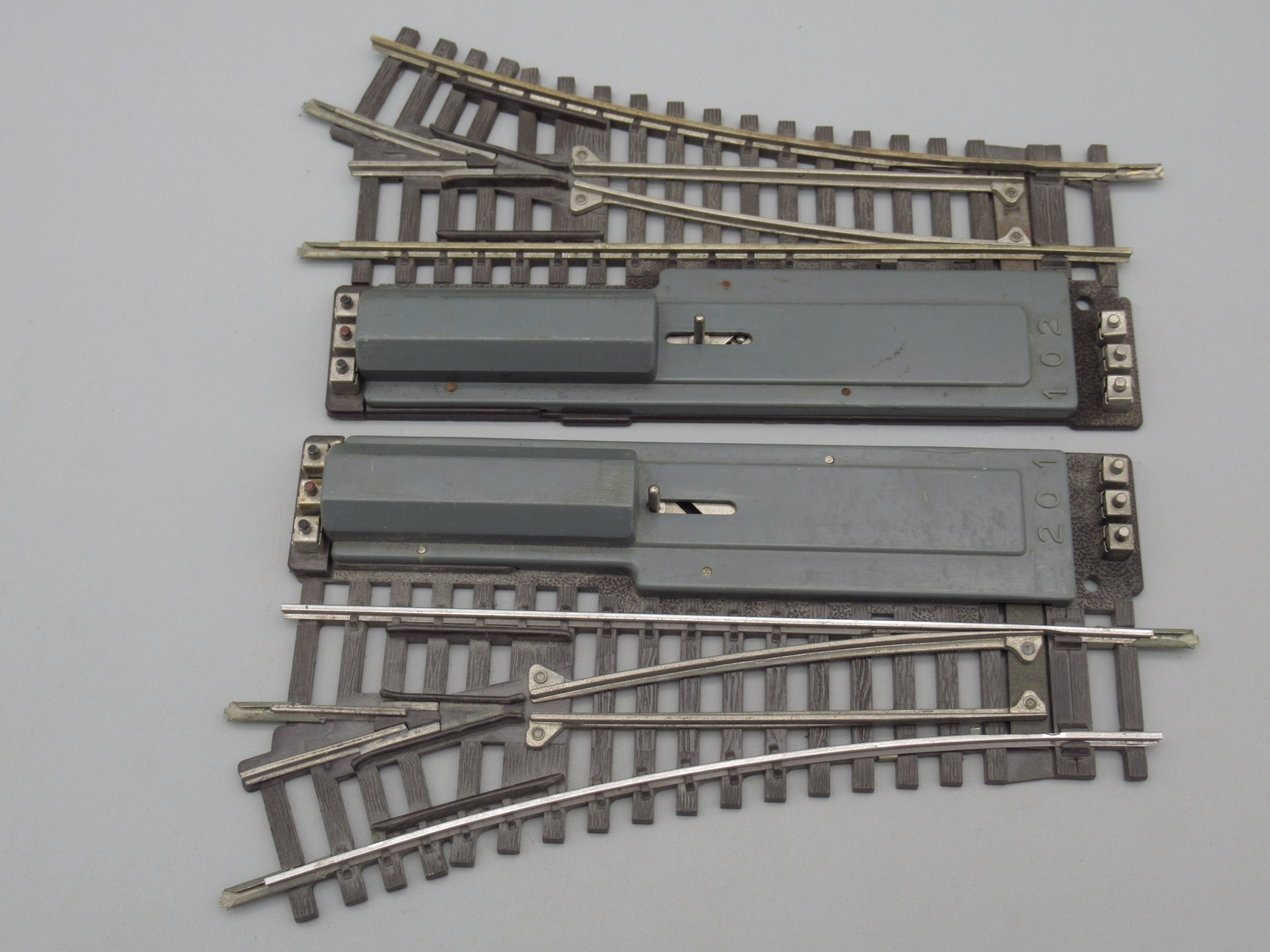 2 rails aiguillages électriques 14.5 cm gris - HOrnby