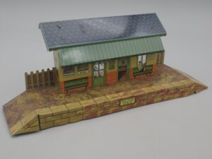Quai voyageur en tôle - Série Hornby pour Hachette