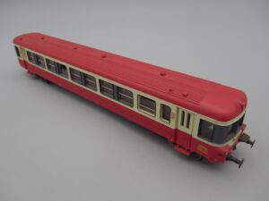 Wagon voiture Autorail de queue XRABx 8734 - Jouef 5489