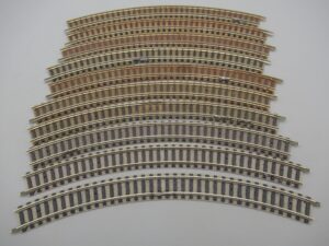 10 rails courbes N R225.6 ballastés. Mailchort -Fleischmann 9125