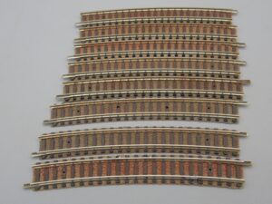 8 rails courbes N R430 ballastés. Mailchort - Fleischmann 9136