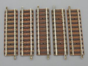 5 rails droits N 55.5 mm ballastés mailchort - Fleischmann 9103