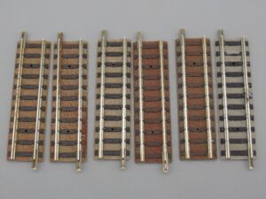 6 rails droits N 57.5 mm ballastés mailchort - Fleischmann 9102