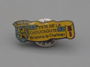 Pin's 35e fête de la Choucroute Brienne le Château 92 - SI