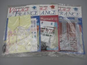 Village de France années 60 - n°9, 10, 11 Pharmacie - MKD 2004